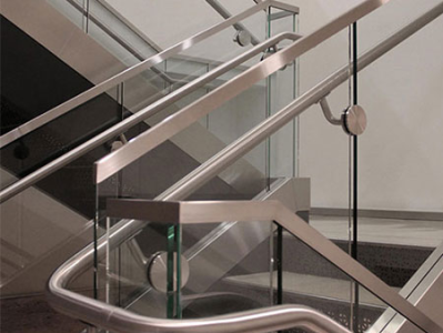 Thi Công Tay Vịn Cầu Thang Inox Vuông