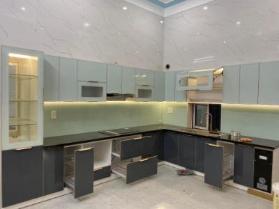 giá tủ inox cánh kính