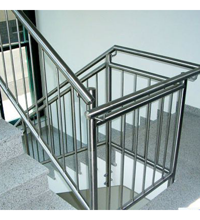 Cầu thang inox trụ tròn thanh tròn 