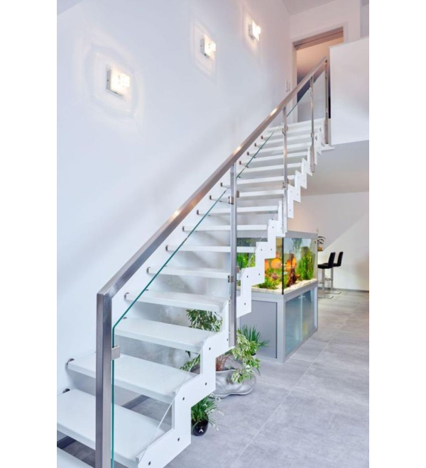 Cầu thang inox kính cường lực 