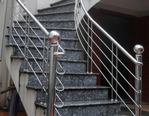 Cầu thang inox trụ tròn thanh tròn 