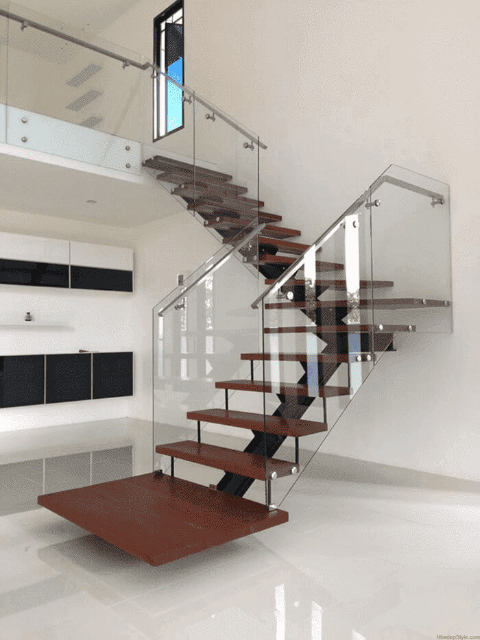 Cầu thang inox kính cường lực 