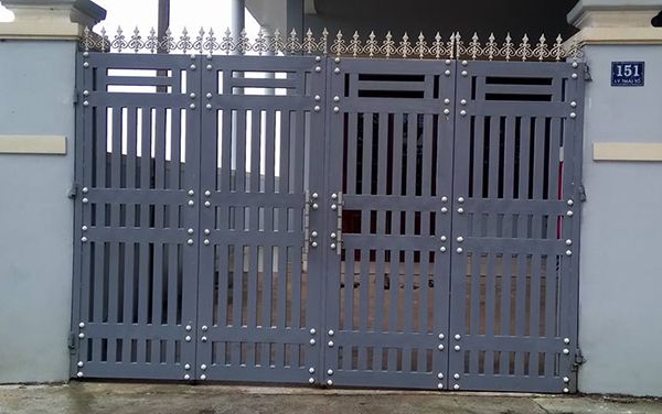 Thi công cửa sắt inox quận 12 