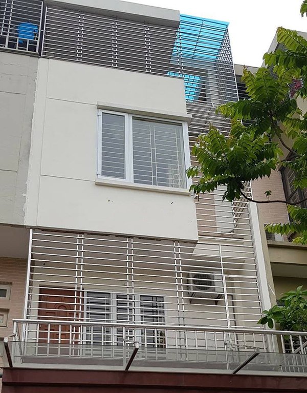 Khung bảo vệ ban công sắt - inox giá tốt uy tín HCM