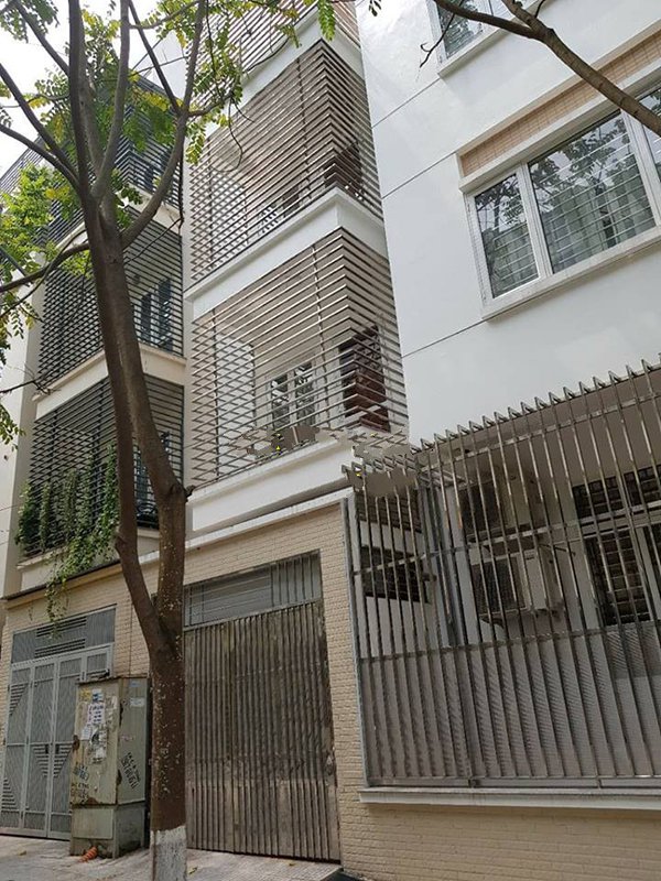 Khung bảo vệ ban công sắt - inox giá tốt uy tín HCM