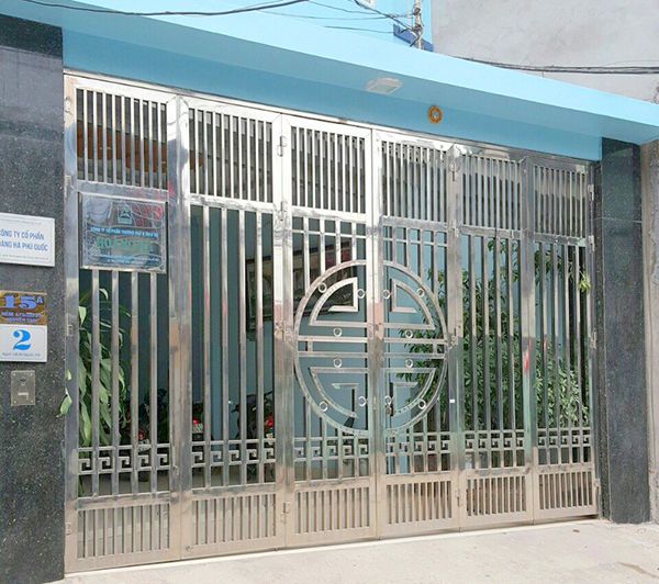 Mẫu cửa cổng inox