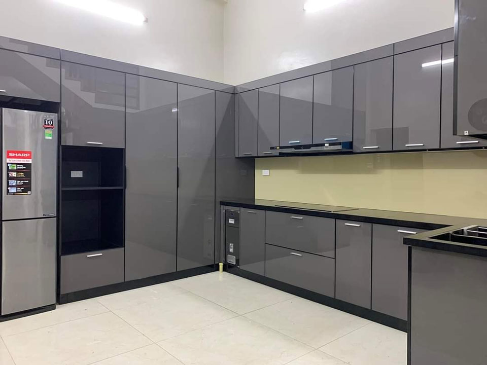 Mẫu kệ tủ inox cánh kính