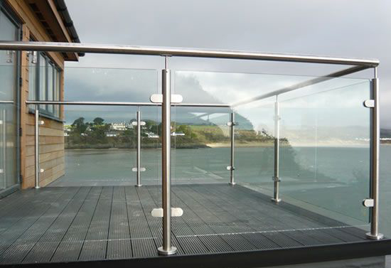 Hình ảnh lan can inox kết hợp với kính cường lực: lắp đặt lan can inox tại quận 12, TP HCM