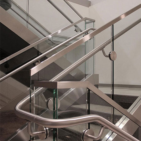 Thi Công Tay Vịn Cầu Thang Inox Vuông