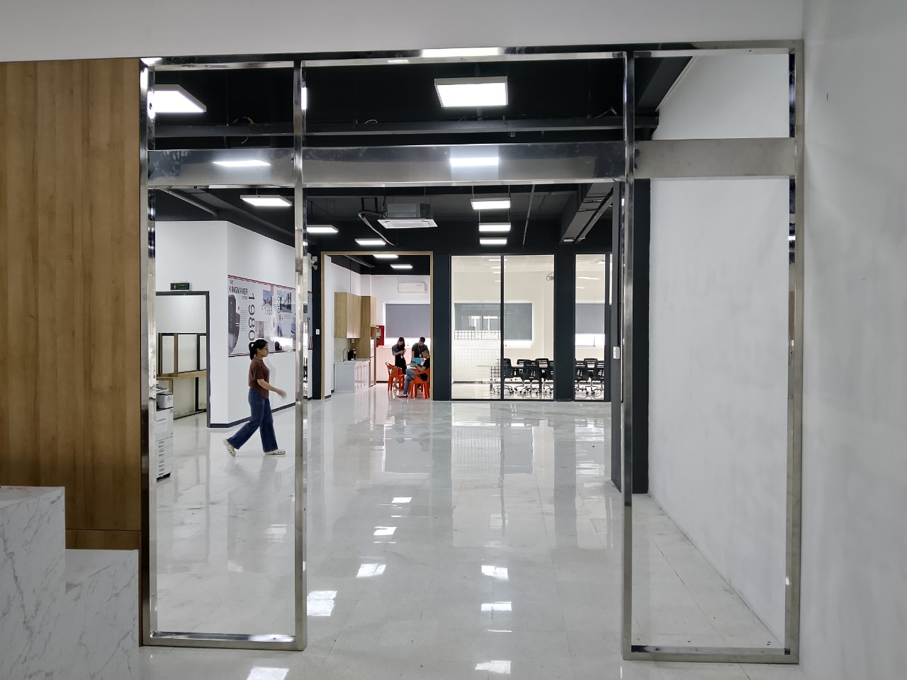 Thi công cửa sắt inox Hóc Môn