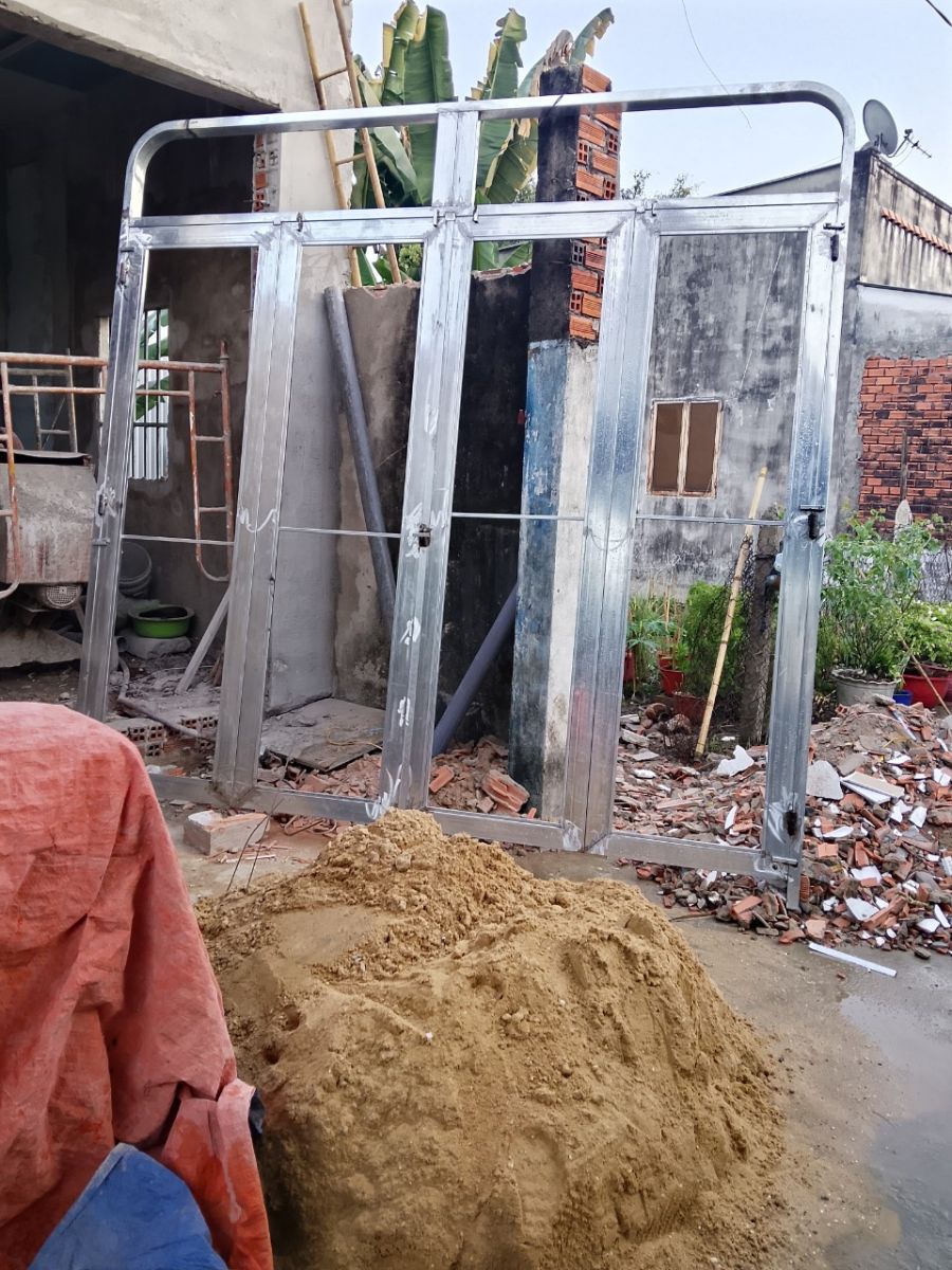 Thi công cửa sắt inox Hóc Môn